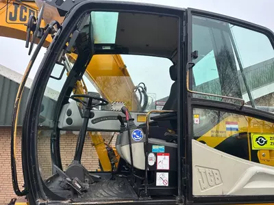 Колесный экскаватор JCB JS 145 W
