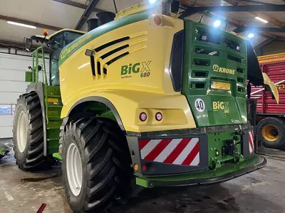 Krone Big X 680 yem-xashak yig‘ish kombayni