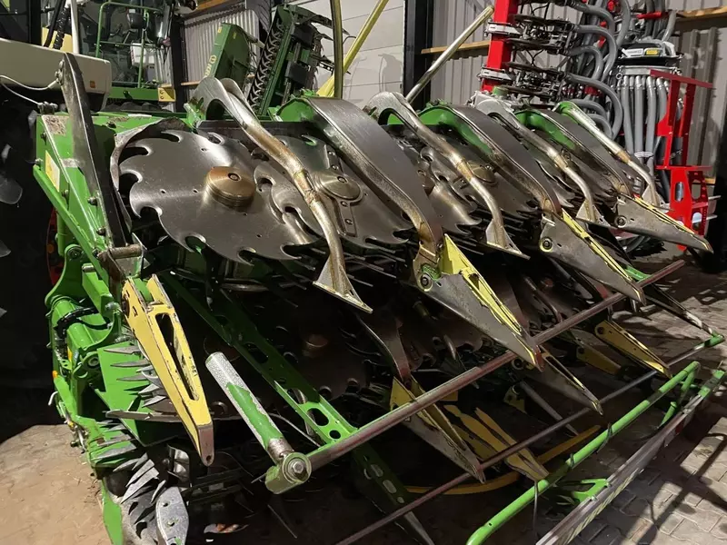 Krone Big X 680 yem-xashak yig‘ish kombayni