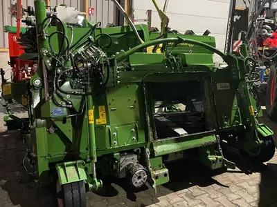Krone Big X 680 yem-xashak yig‘ish kombayni