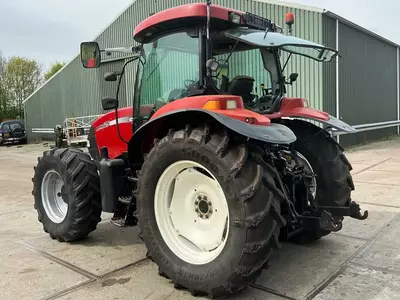 Колесный трактор Case IH MXU125