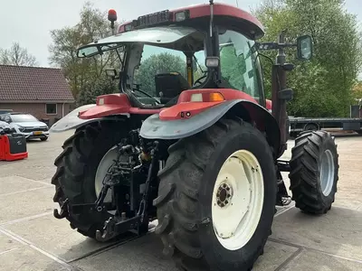 Колесный трактор Case IH MXU125