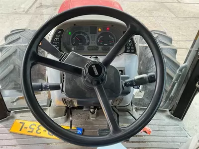 Колесный трактор Case IH MXU125