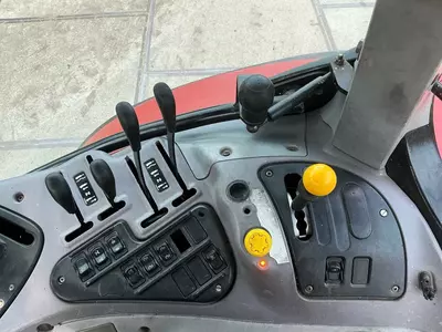 Колесный трактор Case IH MXU125