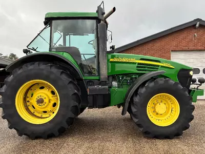 John Deere 7720 g‘ildirakli traktori