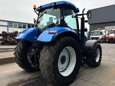 New Holland T6080 g‘ildirakli traktori
