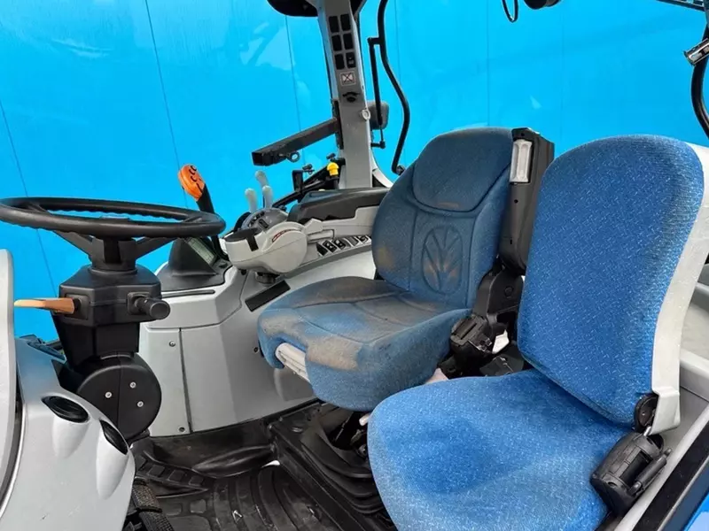 New Holland T6080 g‘ildirakli traktori