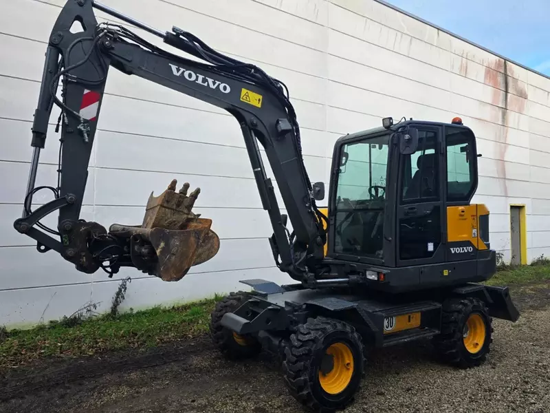 Volvo EW60E g‘ildirakli ekskavatori