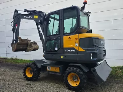 Volvo EW60E g‘ildirakli ekskavatori