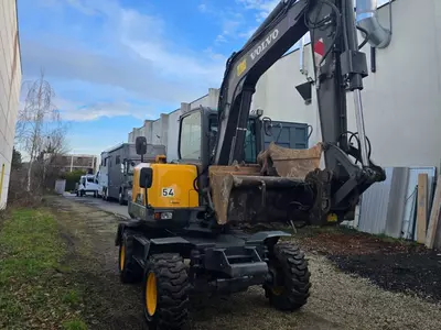 Volvo EW60E g‘ildirakli ekskavatori