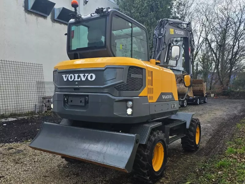 Volvo EW60E g‘ildirakli ekskavatori