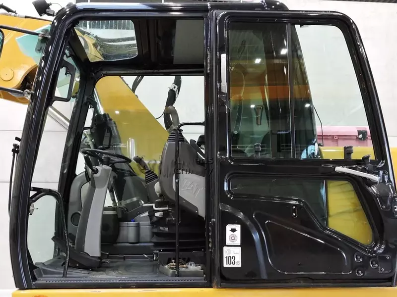 Колесный экскаватор Caterpillar M322D