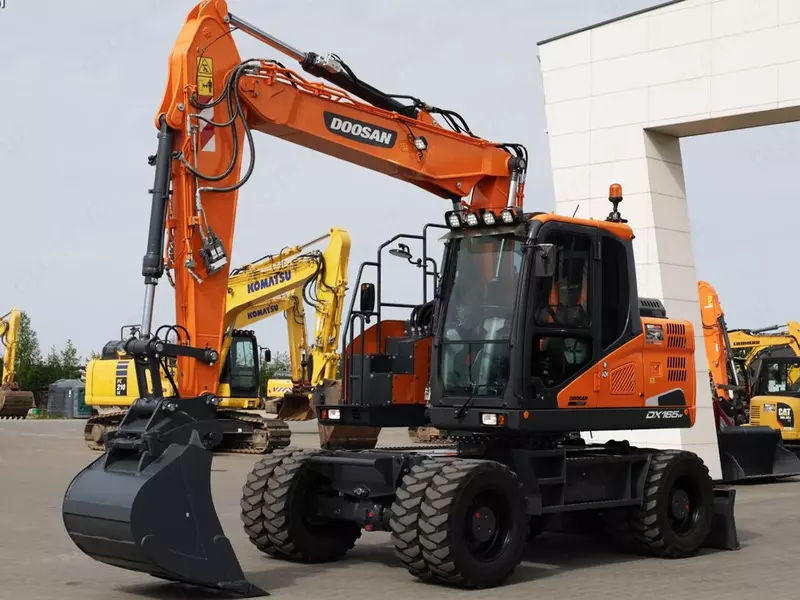 Колёсный экскаватор DOOSAN DX165W-5