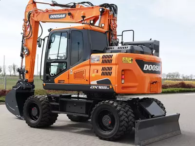 Колёсный экскаватор DOOSAN DX165W-5