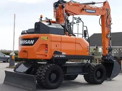 Колёсный экскаватор DOOSAN DX165W-5