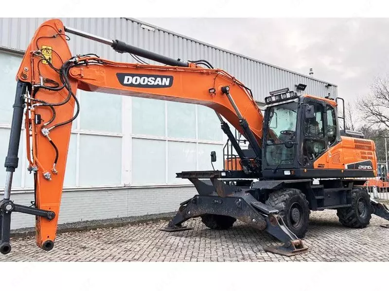 Doosan DX 210 W-5 g‘ildirakli ekskavatori