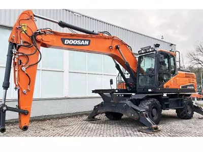 Doosan DX 210 W-5 g‘ildirakli ekskavatori
