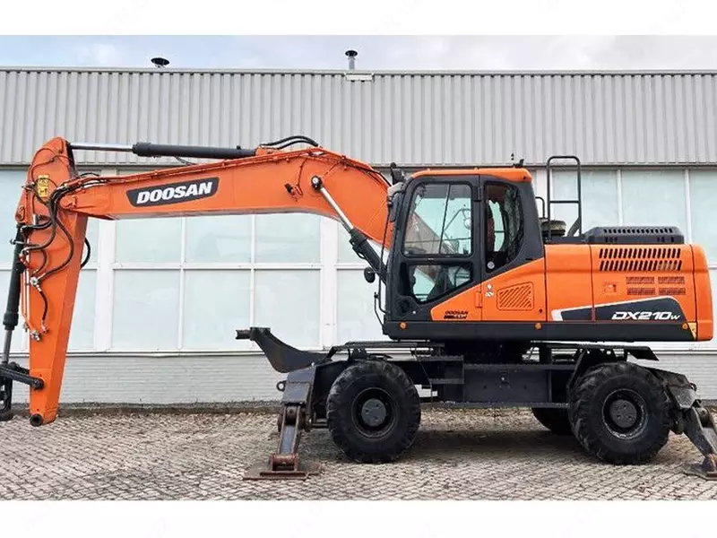 Doosan DX 210 W-5 g‘ildirakli ekskavatori