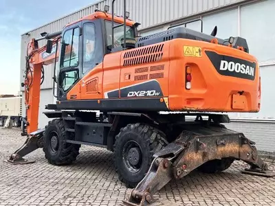 Doosan DX 210 W-5 g‘ildirakli ekskavatori