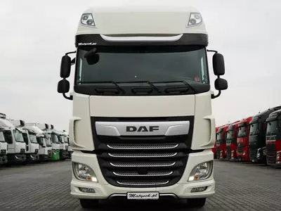 Тентованный грузовик DAF XF 480