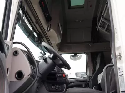Тентованный грузовик DAF XF 480