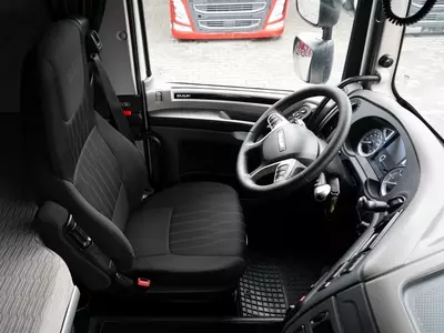 Тентованный грузовик DAF XF 480