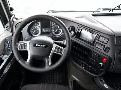 Тентованный грузовик DAF XF 480