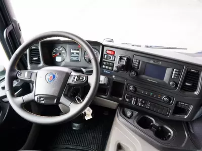 Самосвал SCANIA P 450 SCANIA P 450 XT