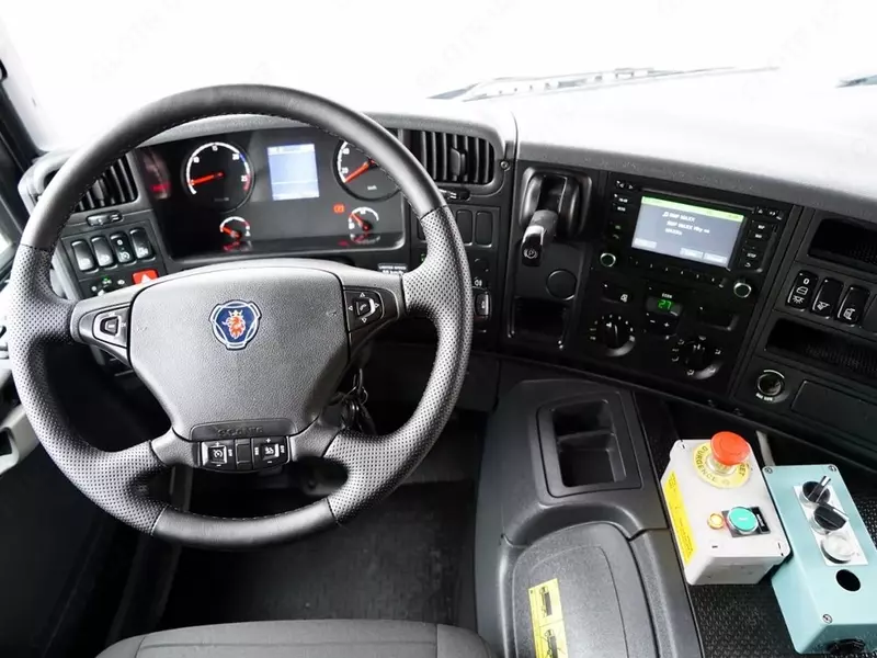 SCANIA P 410 samosval