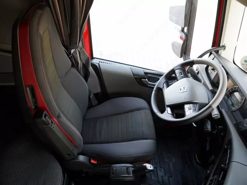 Тентованный грузовик VOLVO FH 460