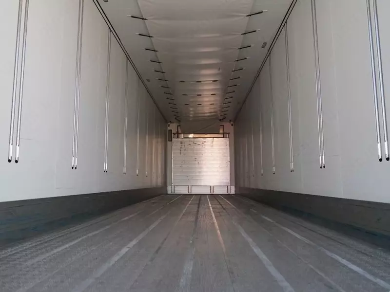 SCHMITZ CARGOBULL yarim tirkama-muzlatgichi