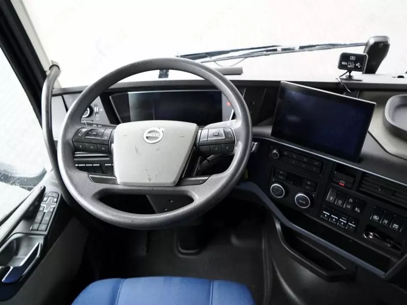 Тентованный грузовик Volvo FH 460