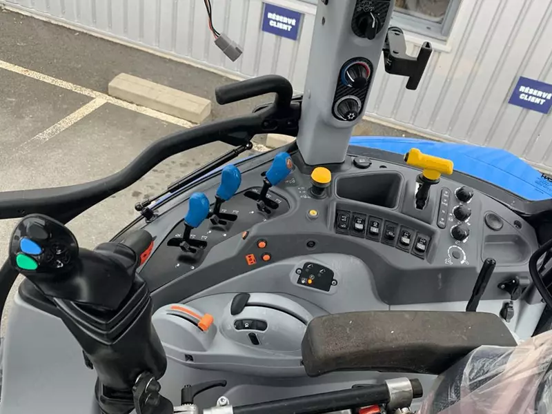 NEW HOLLAND T5.110 ELECTRO COMMAND g‘ildirakli traktori