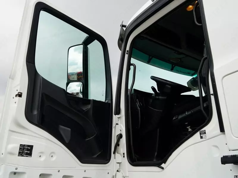 Самоходный самосвал MERCEDES AROCS 2658