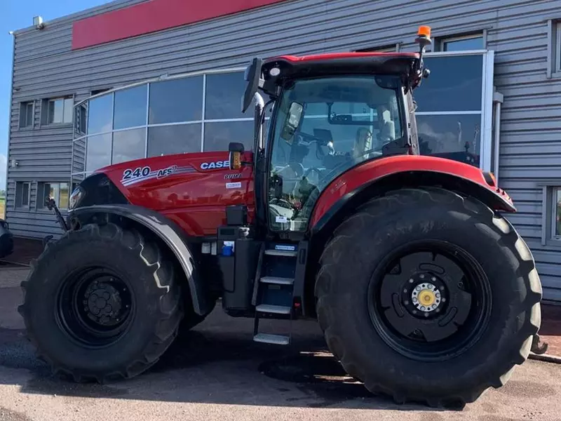 Колесный трактор CASE IH PUMA CVX 240