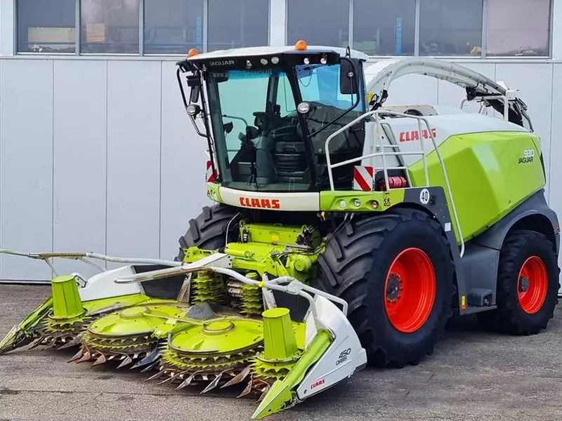 Кормоуборочный комбайн Claas Jaguar 930 4WD