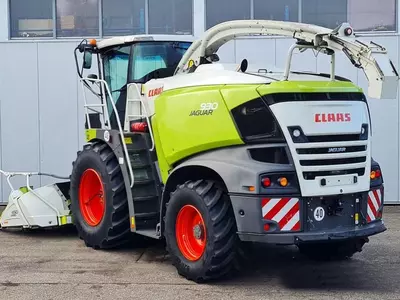 Кормоуборочный комбайн Claas Jaguar 930 4WD