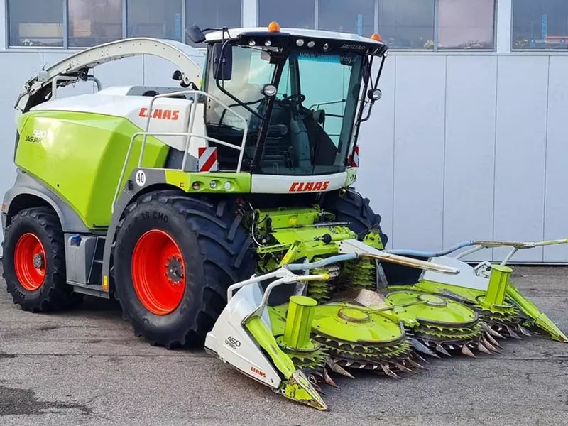 Кормоуборочный комбайн Claas Jaguar 930 4WD