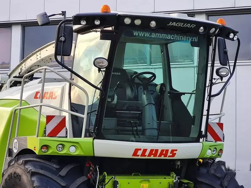 Кормоуборочный комбайн Claas Jaguar 930 4WD