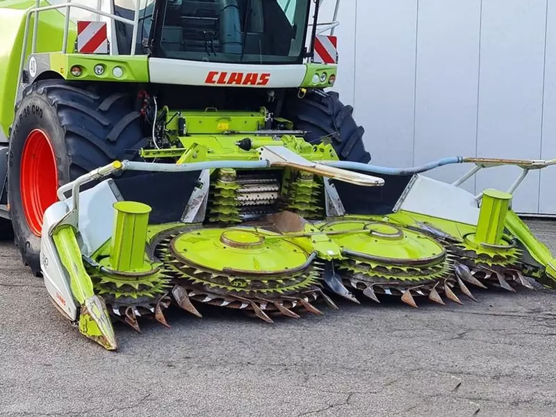 Кормоуборочный комбайн Claas Jaguar 930 4WD