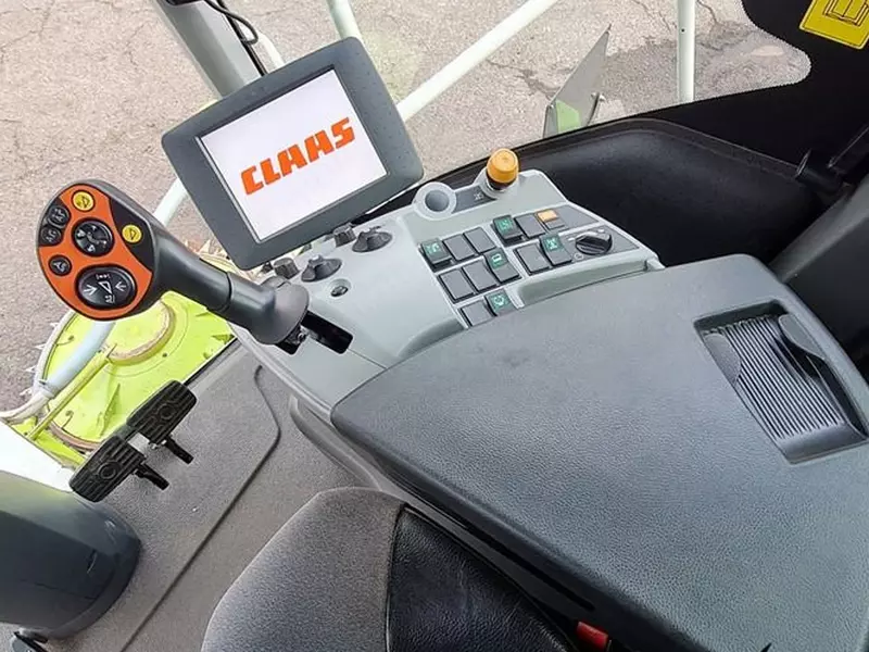 Кормоуборочный комбайн Claas Jaguar 930 4WD