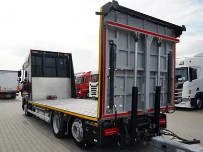 Грузовик автовоз DAF XF 480