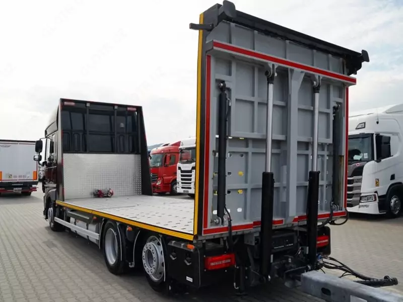 Грузовик автовоз DAF XF 480