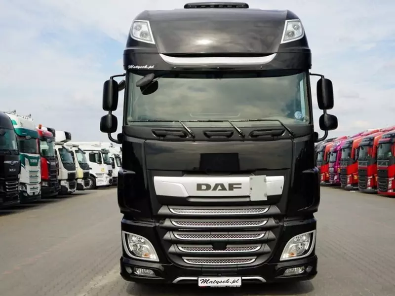 Грузовик автовоз DAF XF 480