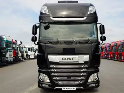 Грузовик автовоз DAF XF 480