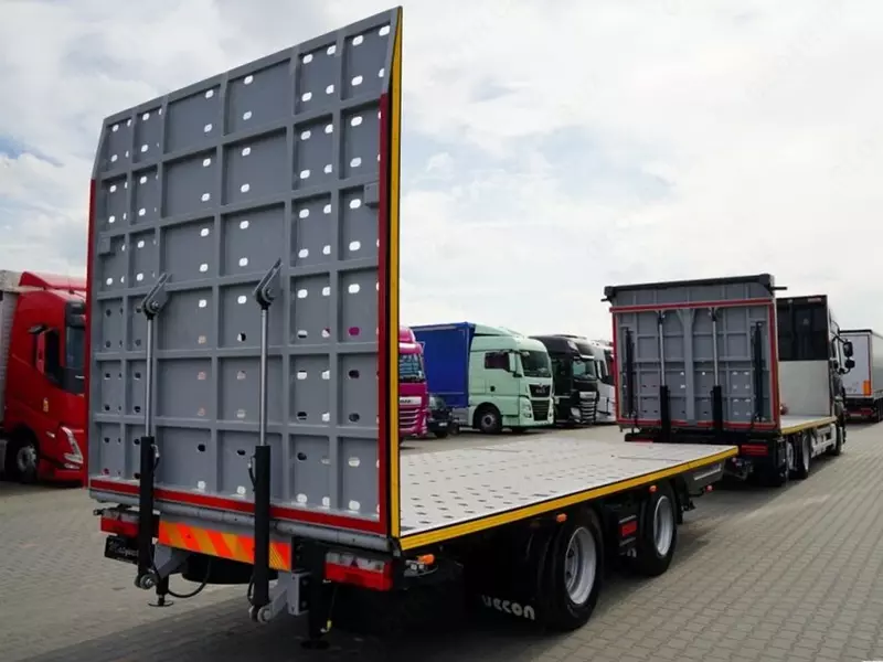 Грузовик автовоз DAF XF 480