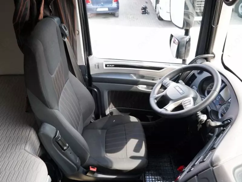 Грузовик автовоз DAF XF 480