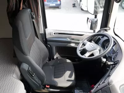 Грузовик автовоз DAF XF 480