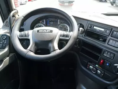 Грузовик автовоз DAF XF 480