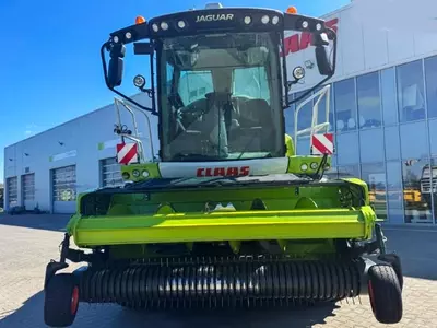 Claas Jaguar 950 yem-xashak yig‘ish kombayni